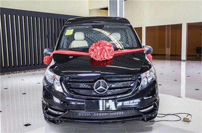 奔馳威霆添譽版商務(wù)車七座內(nèi)飾貼心設(shè)計