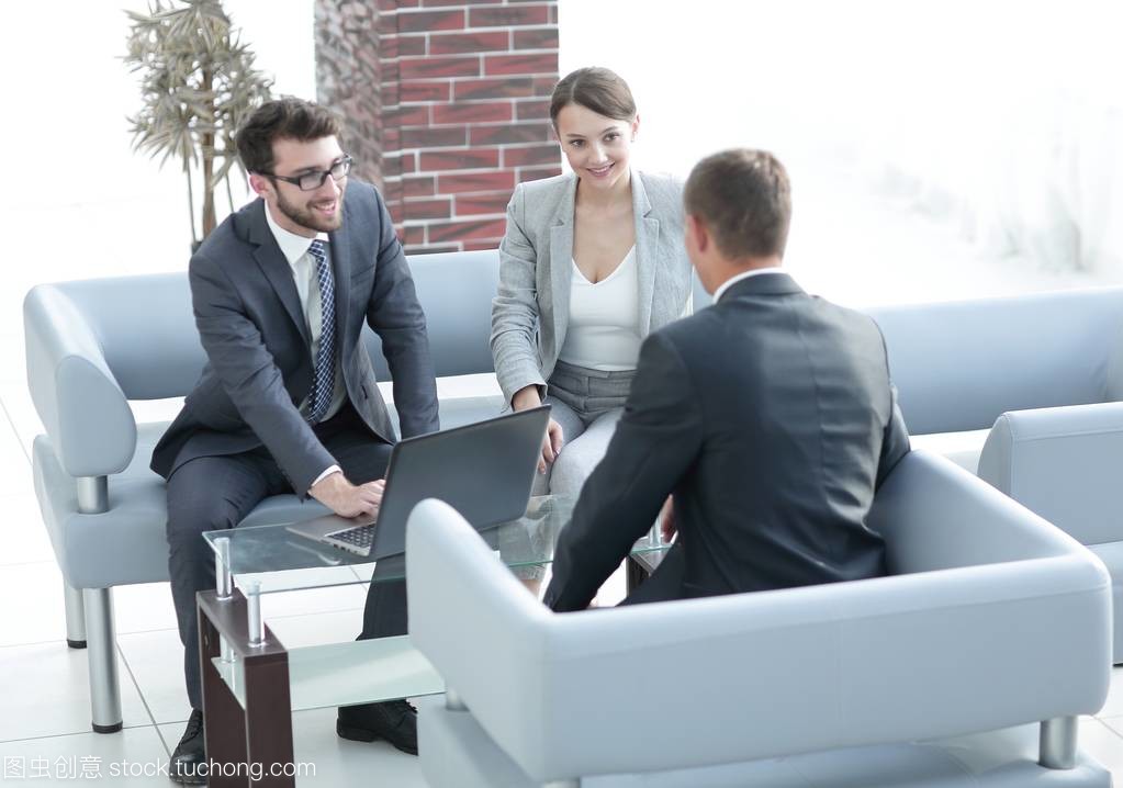 律師在銷(xiāo)售網(wǎng)絡(luò)設(shè)備中的咨詢與客戶服務(wù)策略